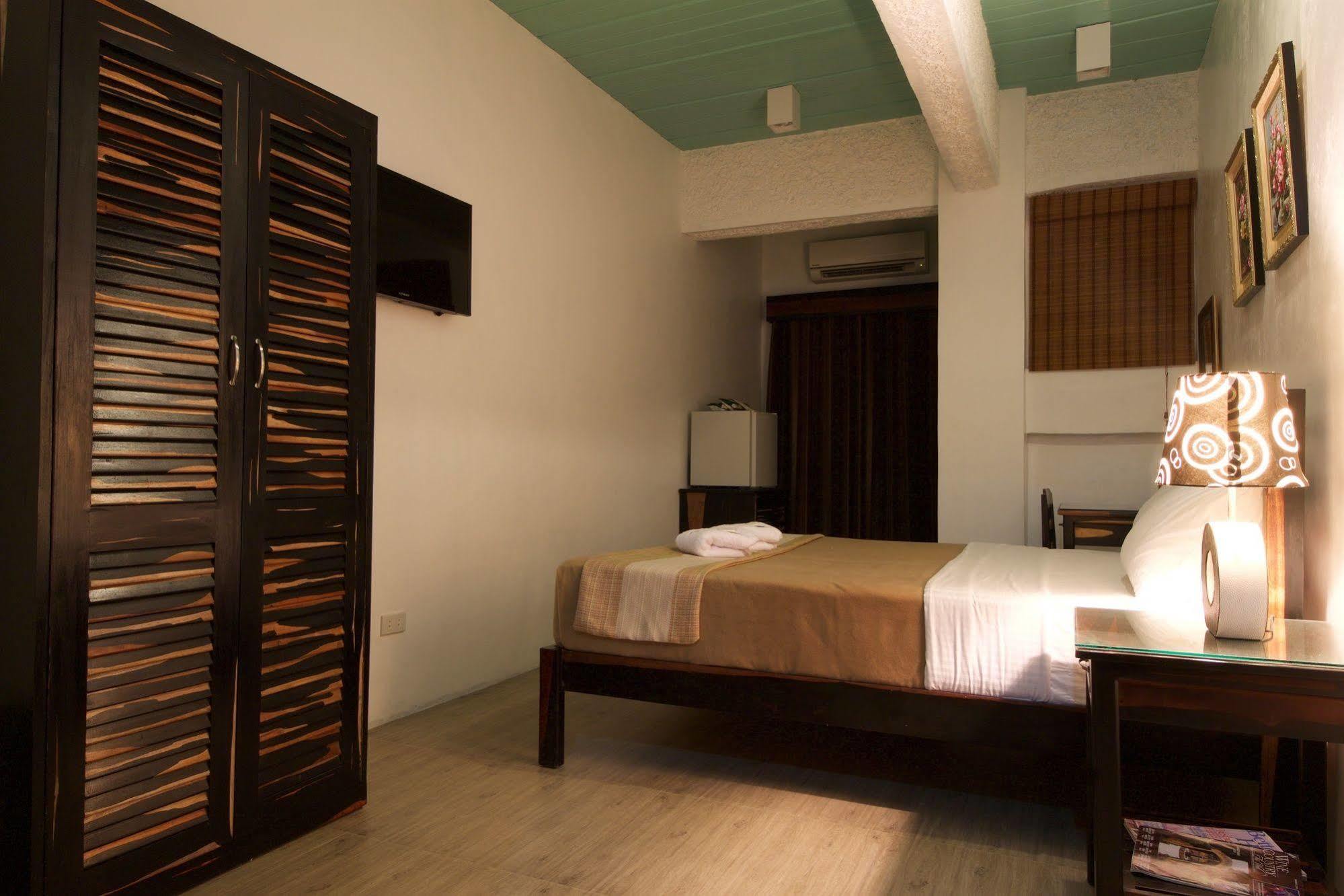 Ala Amid Bed And Breakfast Puerto Princesa Extérieur photo